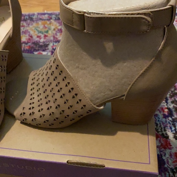 Spring/summer shoes - Picture 2 of 4